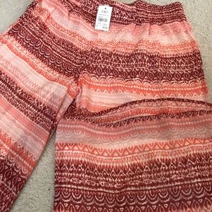 Ladies shear lined fresh salmon color‎ paints.